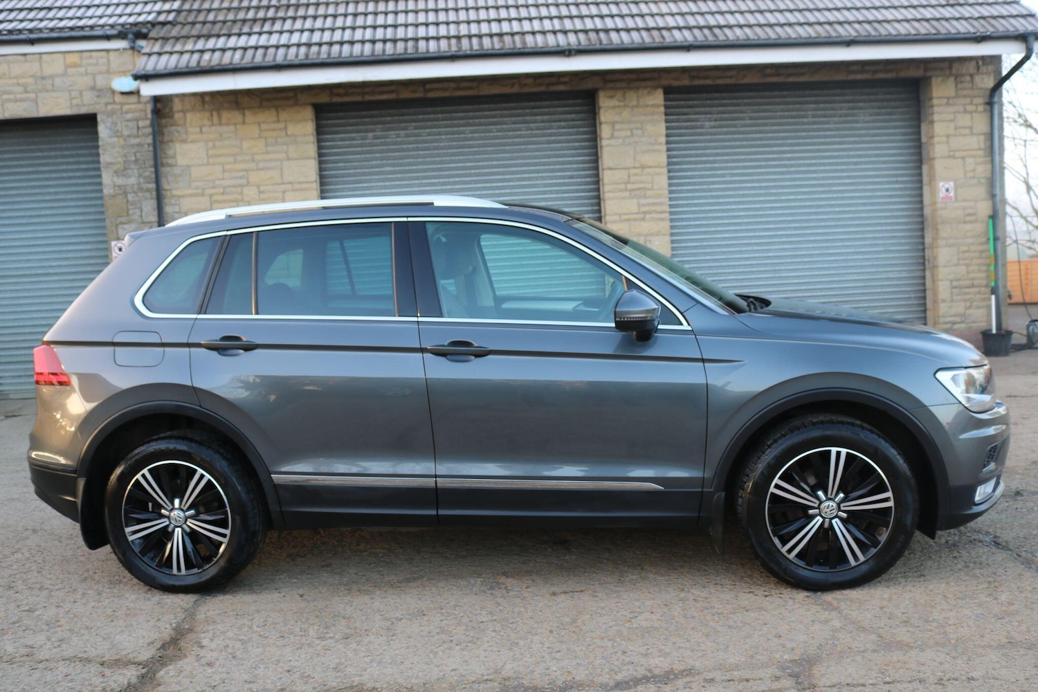 Used Volkswagen Tiguan 2017 for sale - 77498178: Photo 4