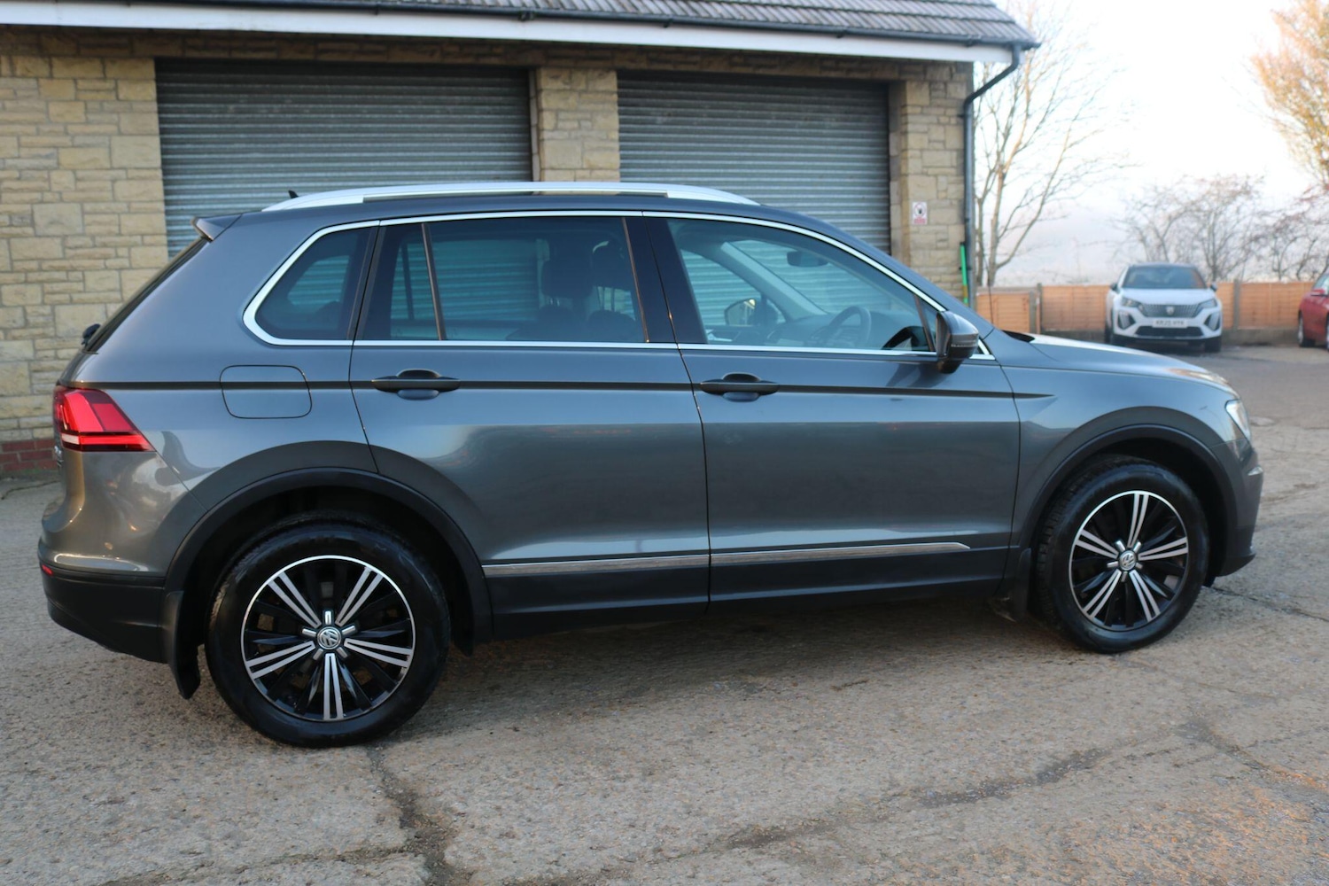Used Volkswagen Tiguan 2017 for sale - 77498178: Photo 5