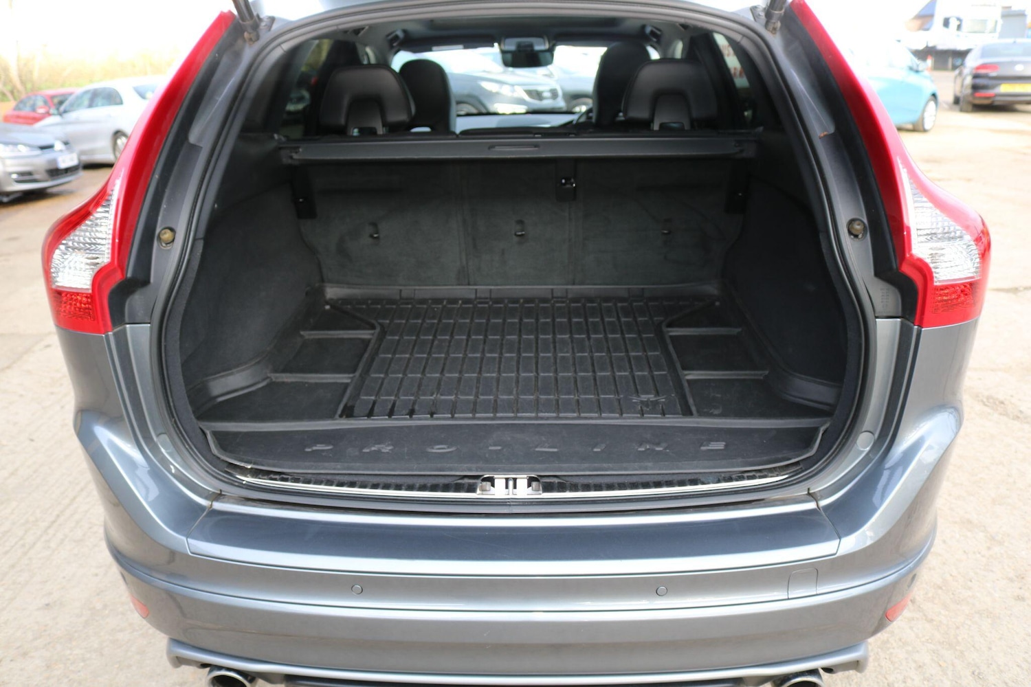 Used Volvo XC60 2017 for sale - 77853201: Photo 23