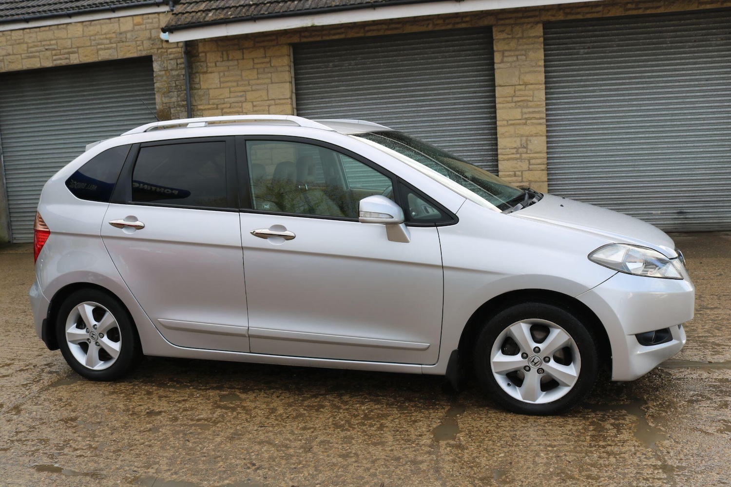 Used Honda FR-V 2009 for sale - 77625827: Photo 3