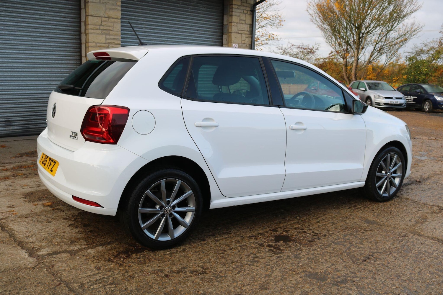 Used Volkswagen Polo 2015 for sale - 77498218: Photo 3