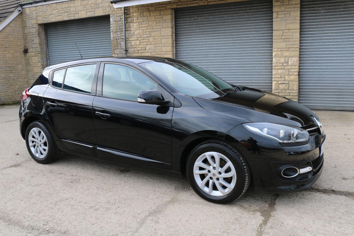 Used Renault Megane 2015 for sale - 77853036: Photo 2