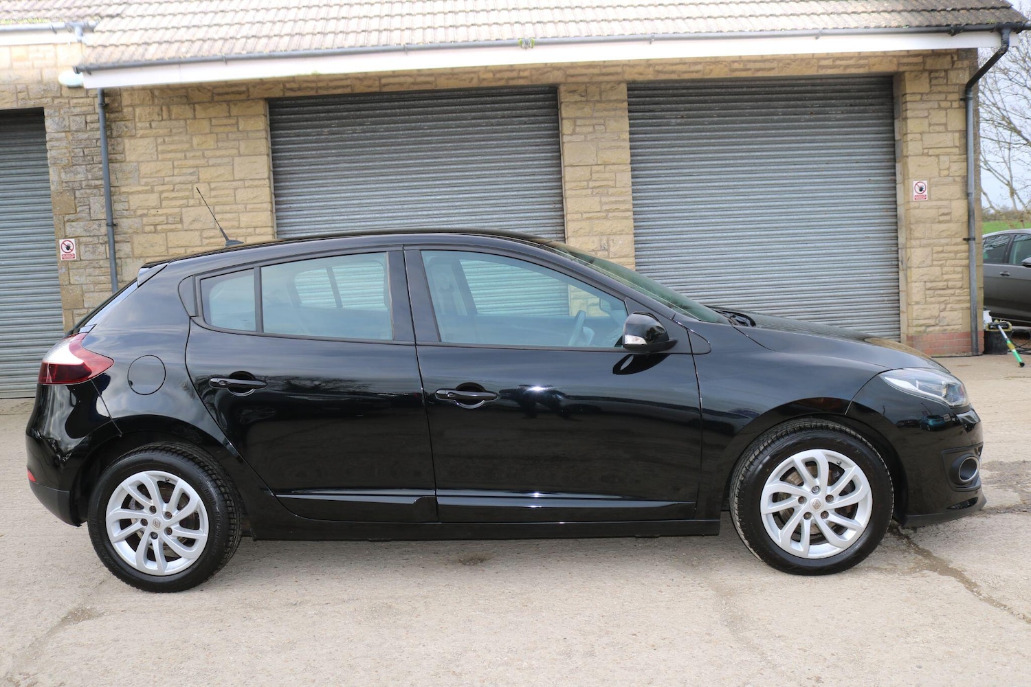 Used Renault Megane 2015 for sale - 77853036: Photo 4
