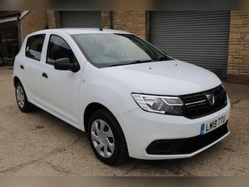 2019 (19) - 0.9 TCe Essential 5dr