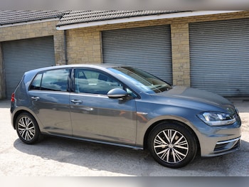 Used Volkswagen Golf 2019 for sale - 78516201: Photo