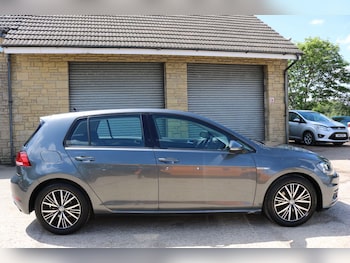 Used Volkswagen Golf 2019 for sale - 78516201: Photo