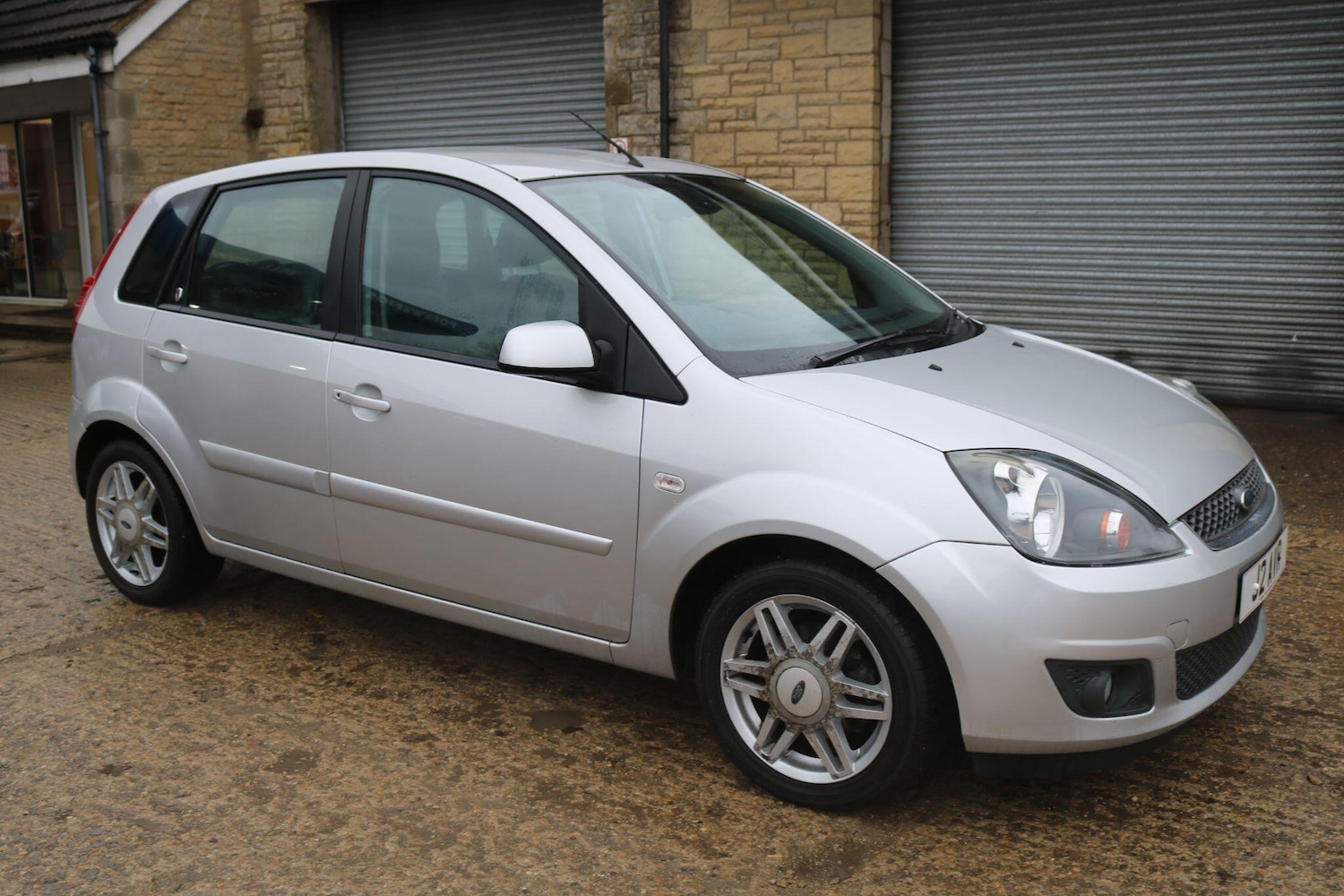 Used Ford Fiesta 2007 for sale - 77574430: Photo 2