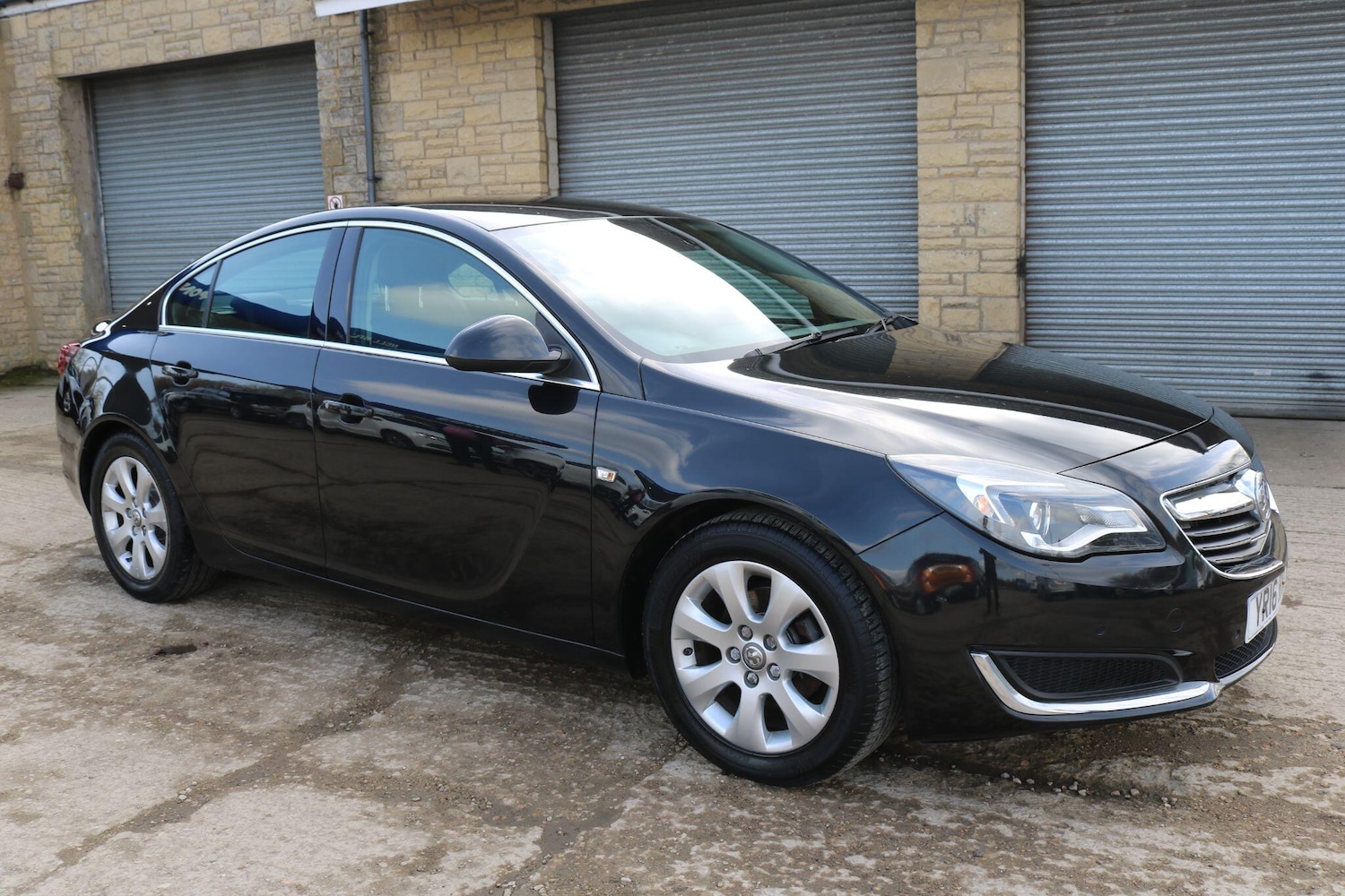 Used Vauxhall Insignia for sale - 77670328: Photo 2