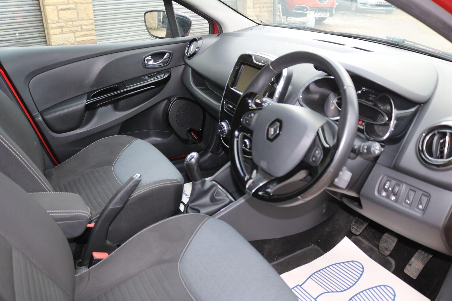 Used Renault Clio for sale - 77497389: Photo 17