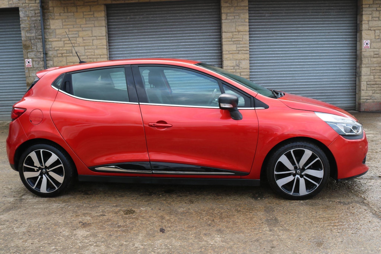 Used Renault Clio for sale - 77497389: Photo 4