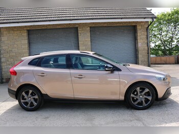 Used Volvo V40 Cross Country 2014 for sale - 78461288: Photo