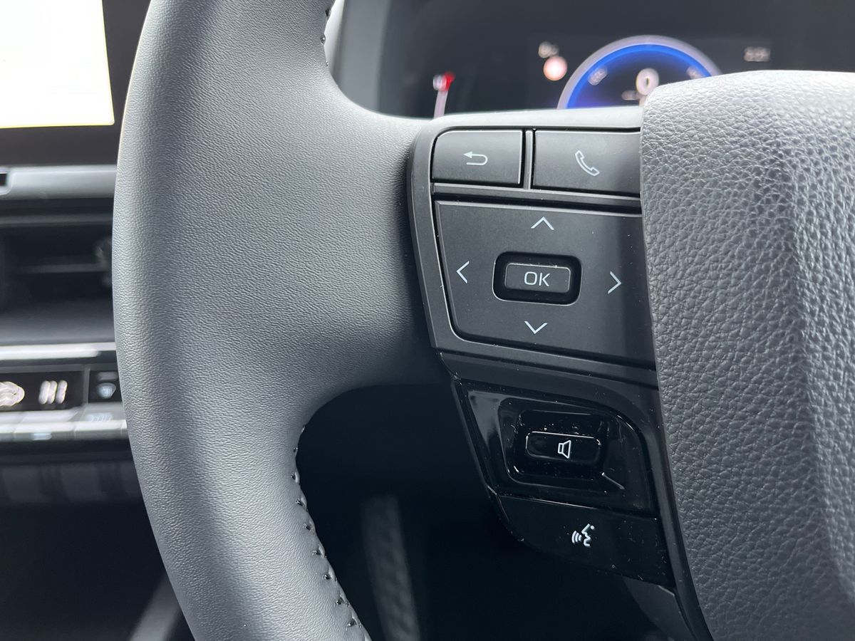 Used Toyota C-HR 2025 for sale - 77002115: Photo 16