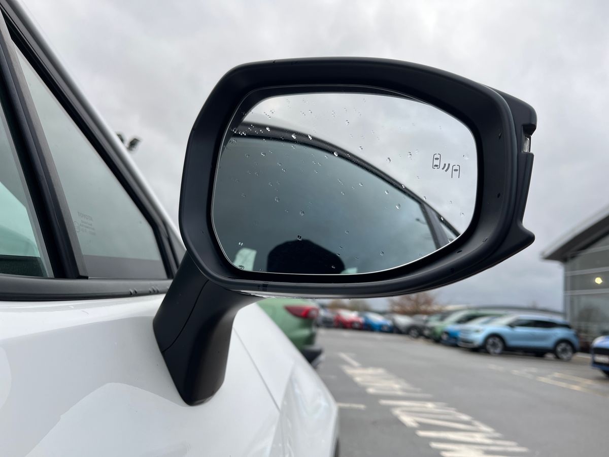 Used Toyota C-HR 2025 for sale - 77002115: Photo 29