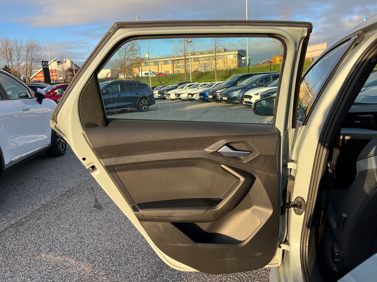 Used Audi A1 2023 for sale - 76650649: Photo 31