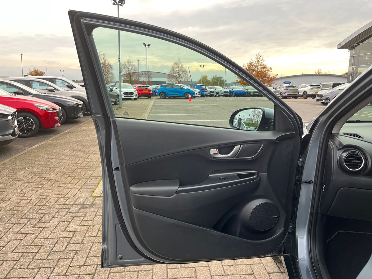 Used Hyundai KONA 2018 for sale - 76518165: Photo 32