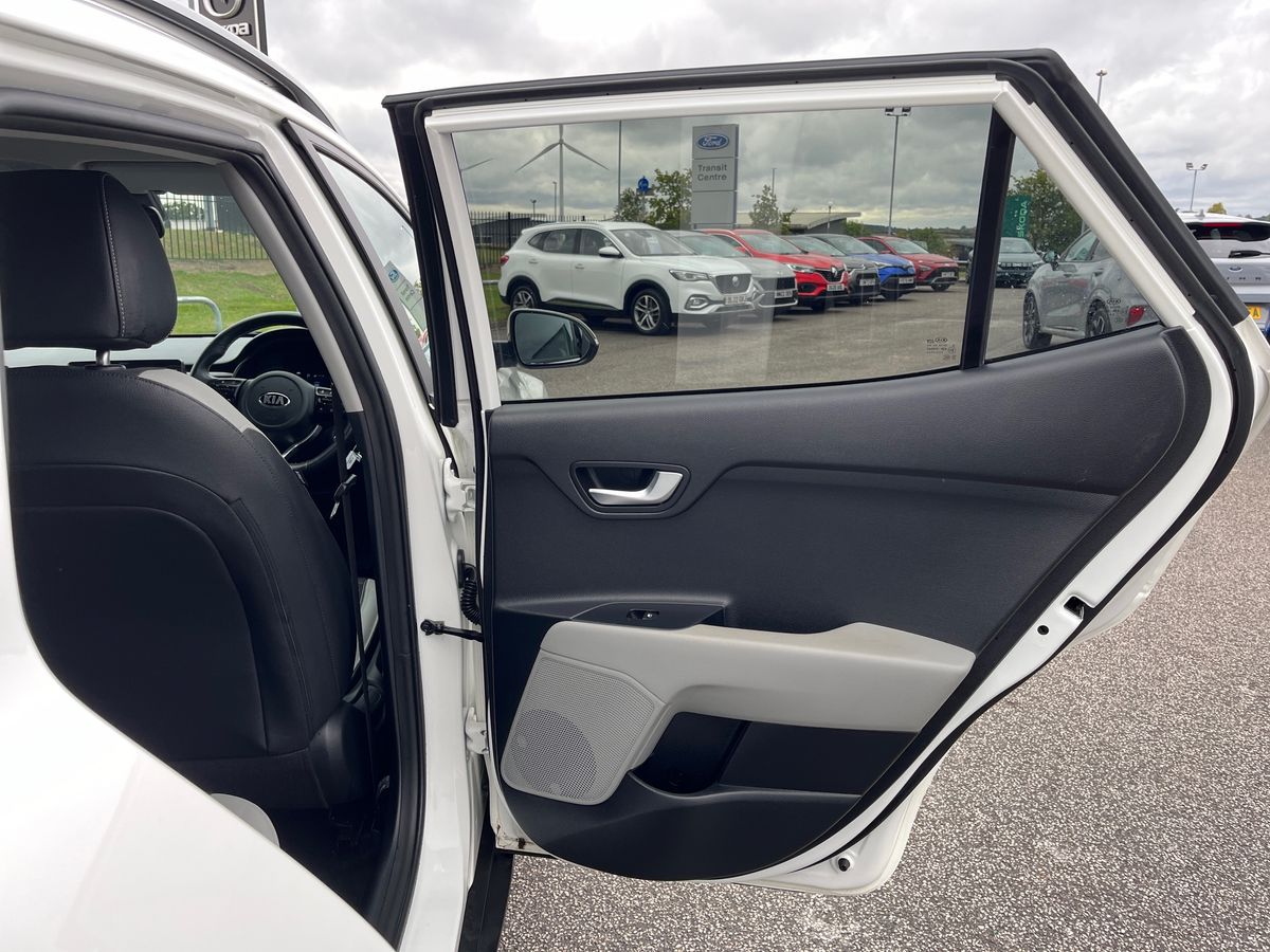 Used Kia Stonic 2020 for sale - 75904031: Photo 27