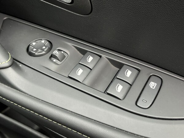 Used Peugeot 208 2022 for sale - 76090173: Photo 19