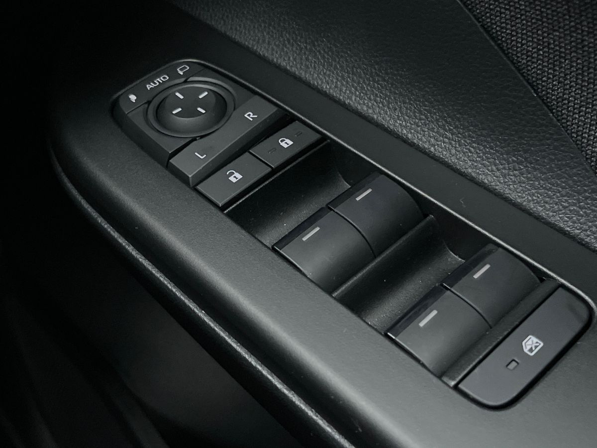 Used Toyota C-HR 2025 for sale - 77517067: Photo 18