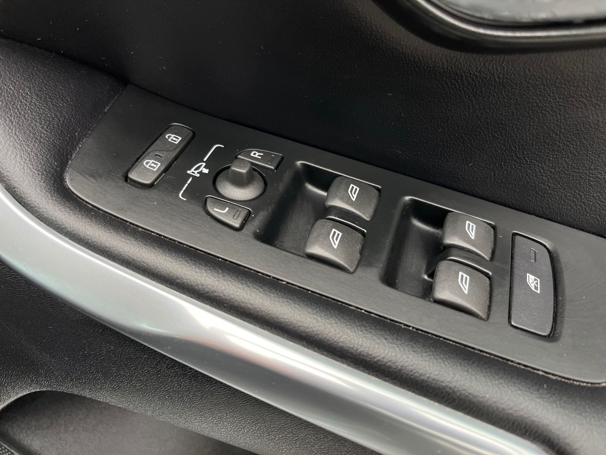 Used Volvo V40 2018 for sale - 76310912: Photo 19