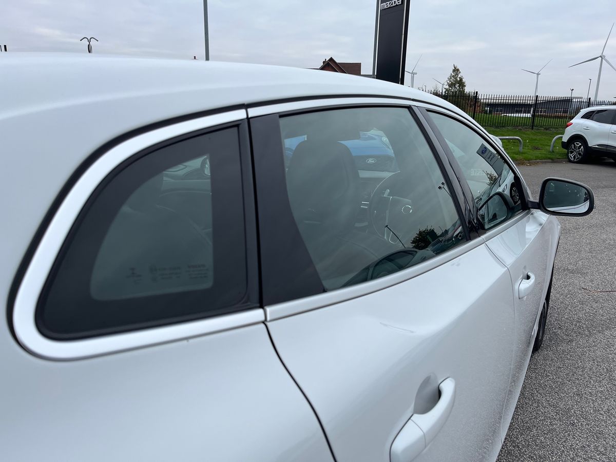 Used Volvo V40 2018 for sale - 76310912: Photo 28