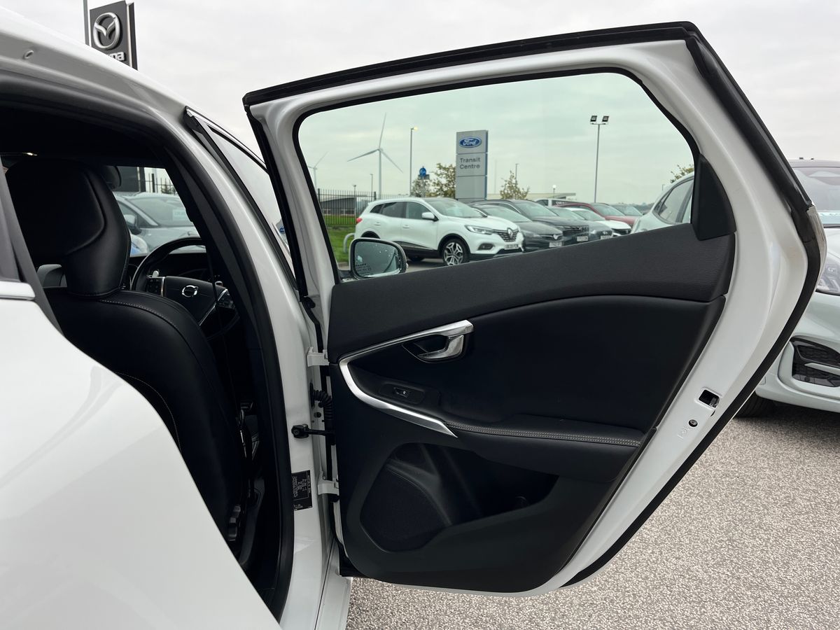 Used Volvo V40 2018 for sale - 76310912: Photo 29