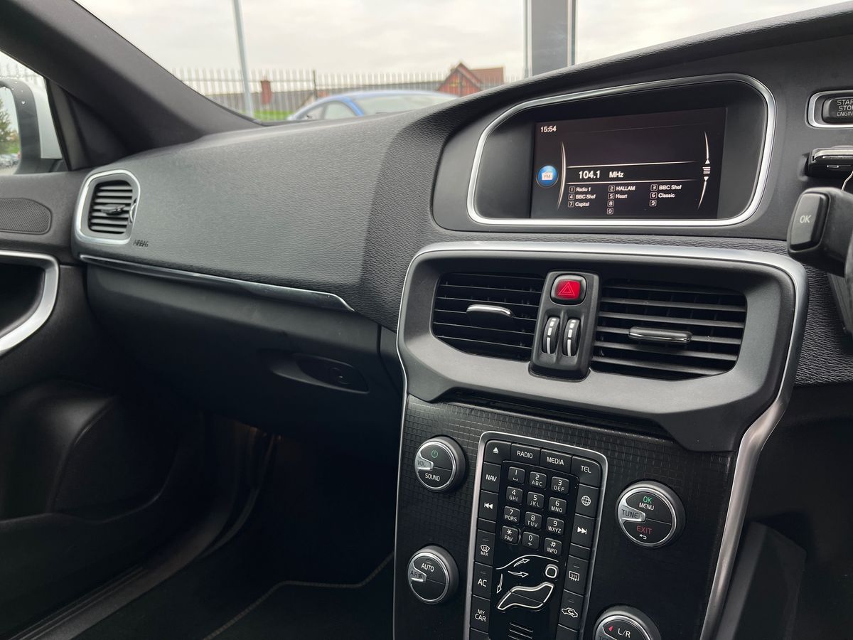Used Volvo V40 2018 for sale - 76310912: Photo 32