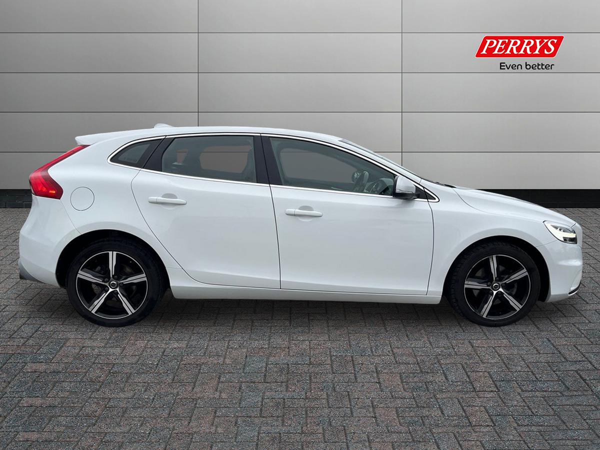 Used Volvo V40 2018 for sale - 76310912: Photo 4