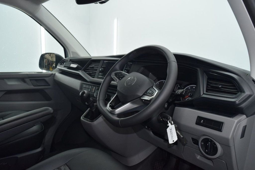 Used Volkswagen Transporter 2023 for sale - 77952739: Photo 10