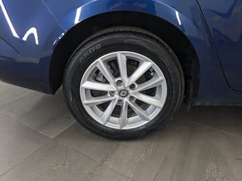 Used Renault Megane 2017 for sale - 79642861: Photo