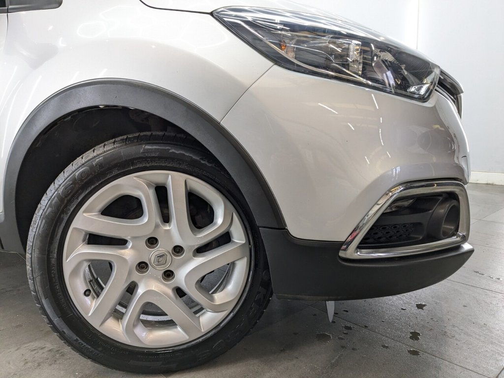 Used Renault Captur 2017 for sale - 77720077: Photo 2