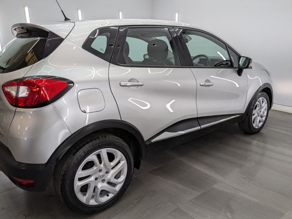 Used Renault Captur 2017 for sale - 77720077: Photo 8