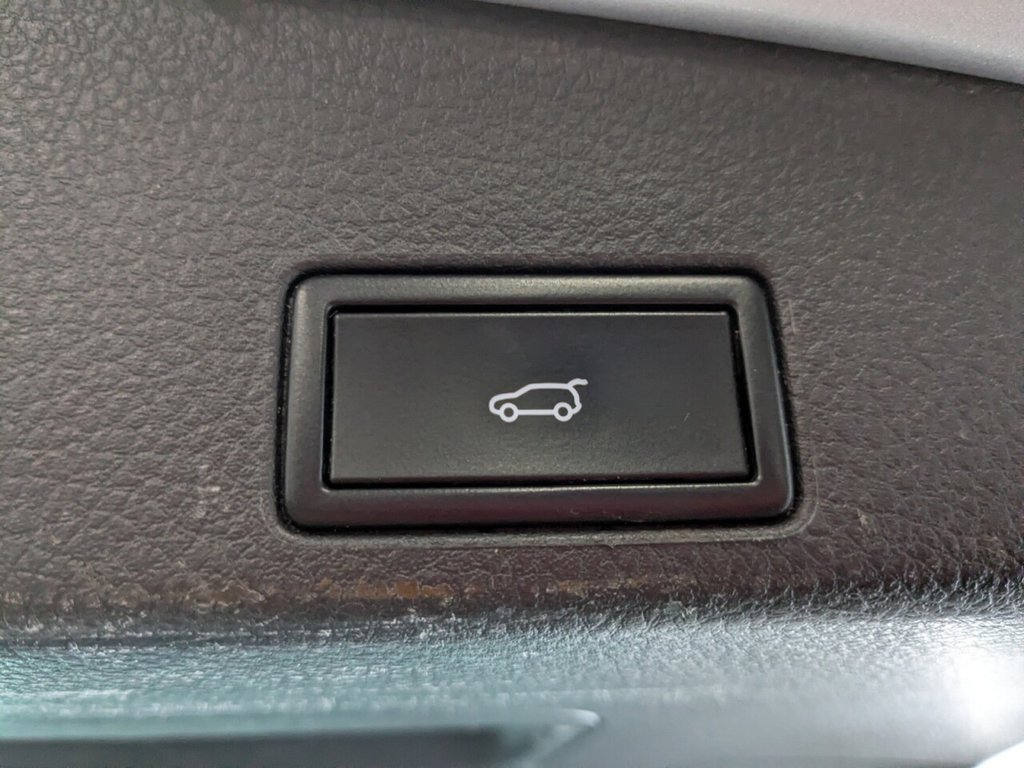 Used Volkswagen Touareg 2015 for sale - 77451649: Photo 11