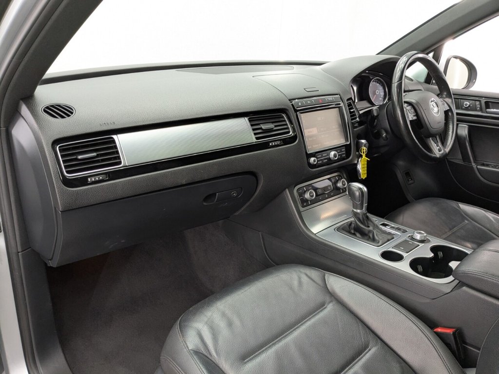 Used Volkswagen Touareg 2015 for sale - 77451649: Photo 17