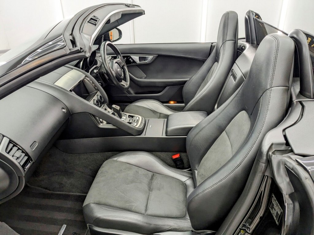 Used Jaguar F-Type 2017 for sale - 77192888: Photo 17