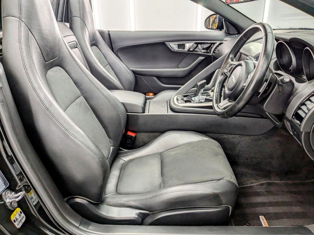 Used Jaguar F-Type 2017 for sale - 77192888: Photo 21
