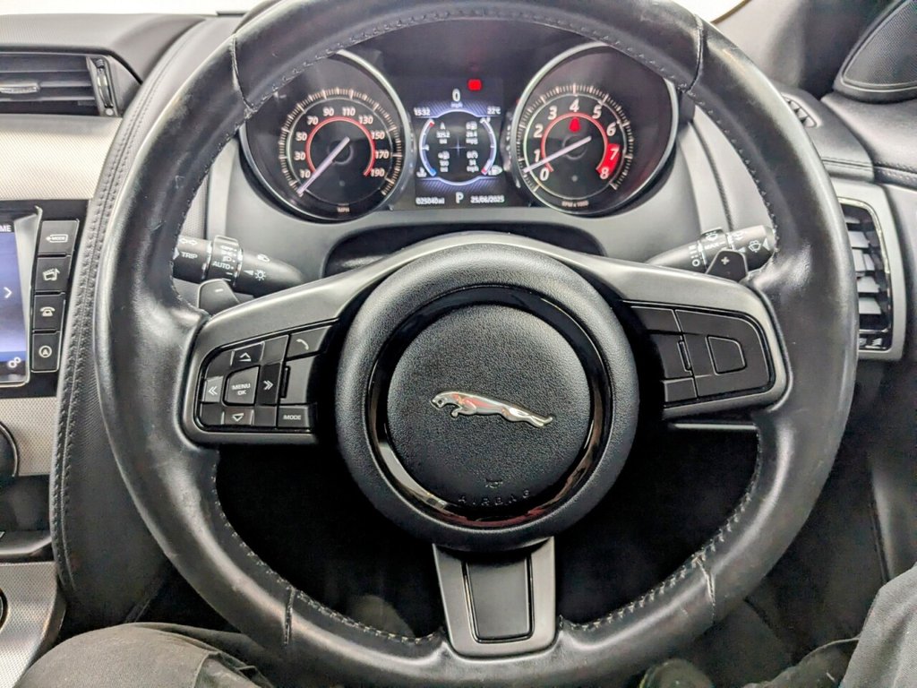 Used Jaguar F-Type 2017 for sale - 77192888: Photo 32