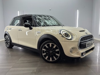 Used MINI Hatch 2019 for sale - 79032421: Photo