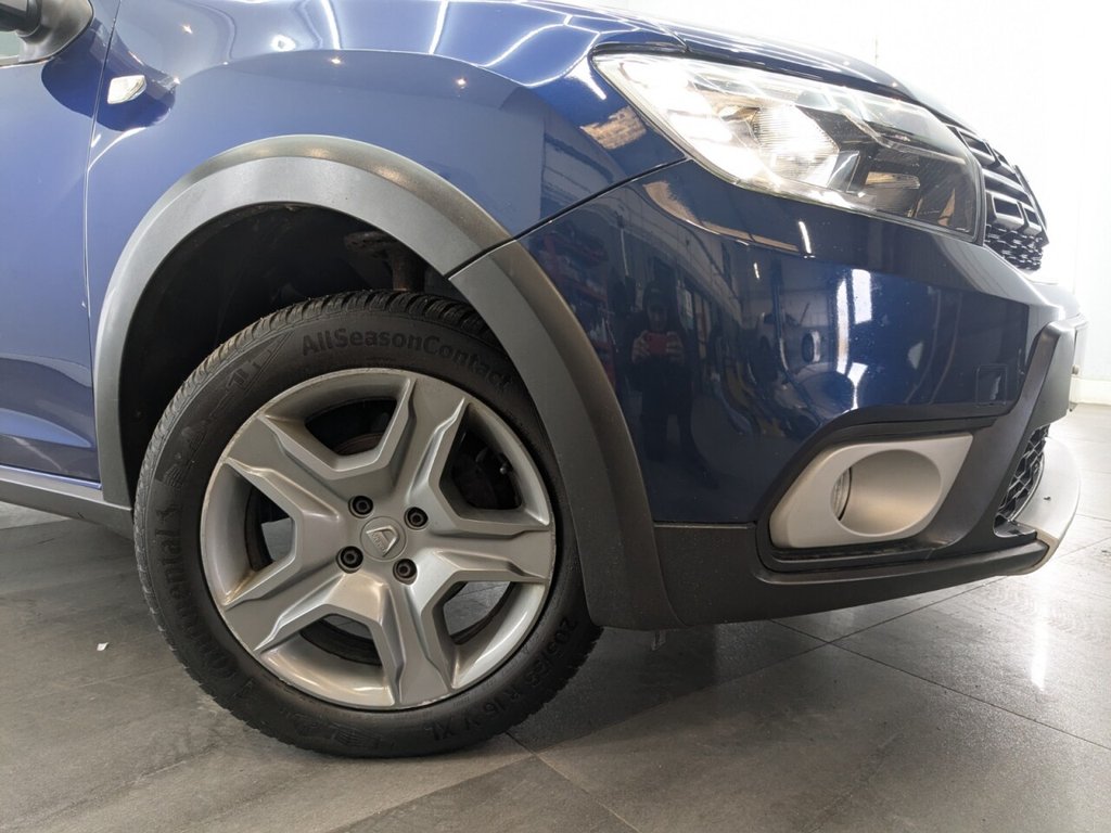 Used Dacia Sandero Stepway 2017 for sale - 78068541: Photo 2