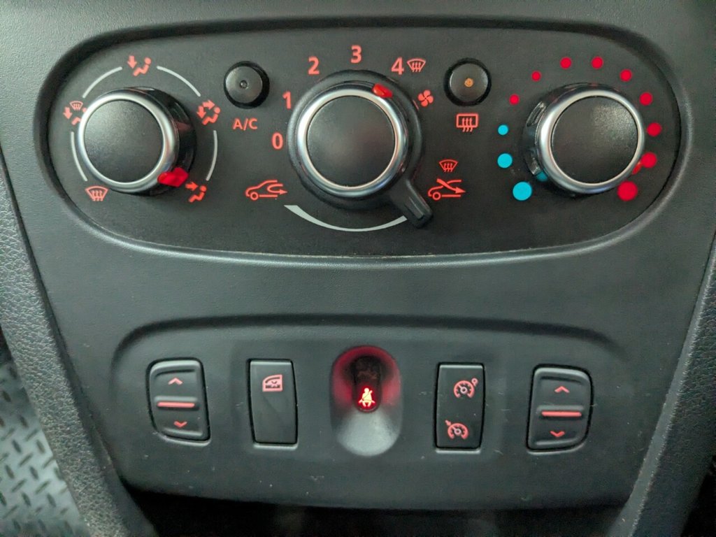 Used Dacia Sandero Stepway 2017 for sale - 78068541: Photo 22