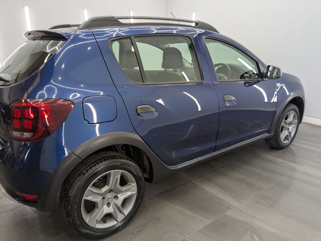 Used Dacia Sandero Stepway 2017 for sale - 78068541: Photo 8