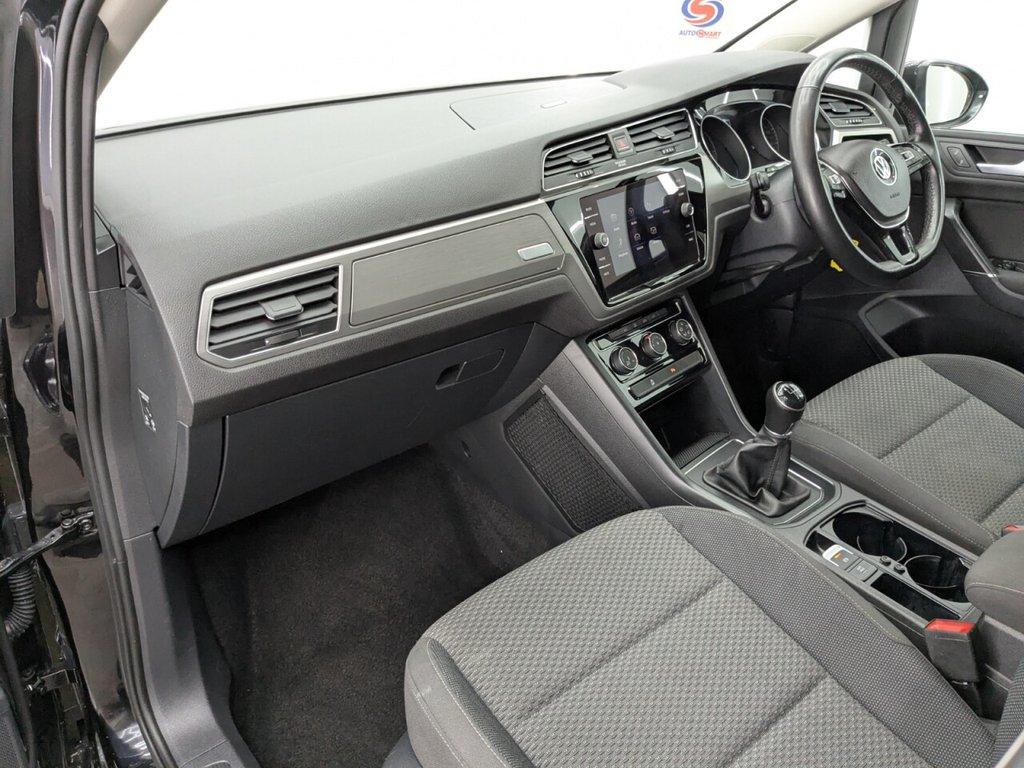 Used Volkswagen Touran 2018 for sale - 77966680: Photo 17