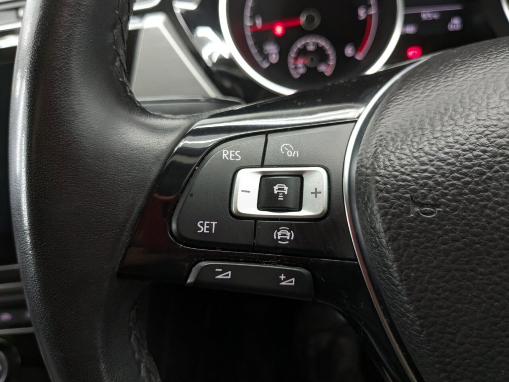 Used Volkswagen Touran 2018 for sale - 77966680: Photo 37