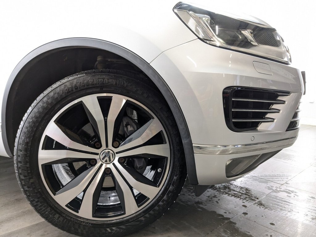 Used Volkswagen Touareg 2015 for sale - 77654548: Photo 2
