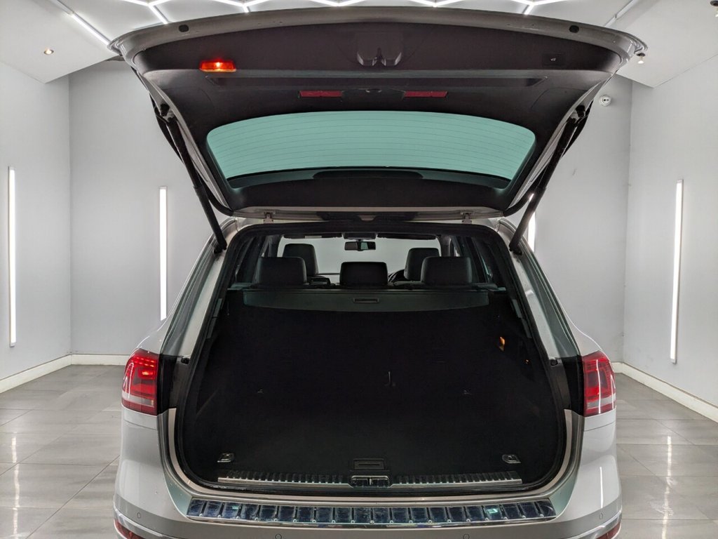 Used Volkswagen Touareg 2015 for sale - 77654548: Photo 9