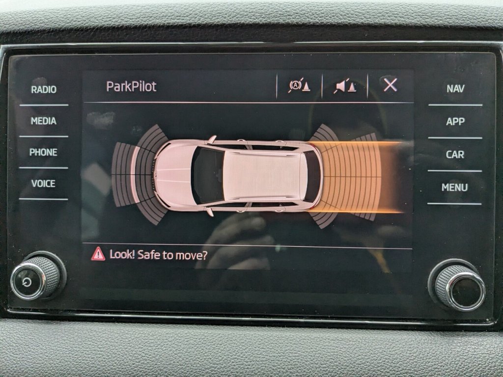 Used Skoda Karoq 2018 for sale - 77192908: Photo 32