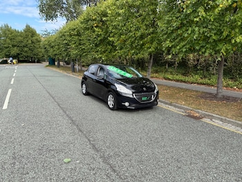 Used Peugeot 208 2013 for sale - 75589542: Photo