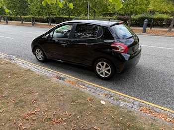Used Peugeot 208 2013 for sale - 75589542: Photo