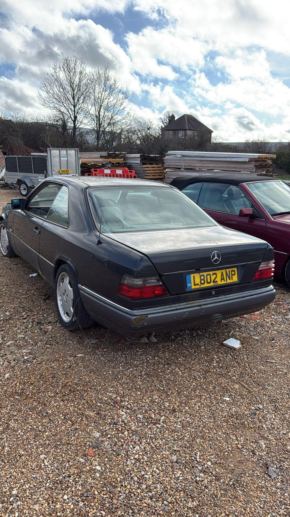 Used Mercedes-Benz E Class for sale - 77657495: Photo 2