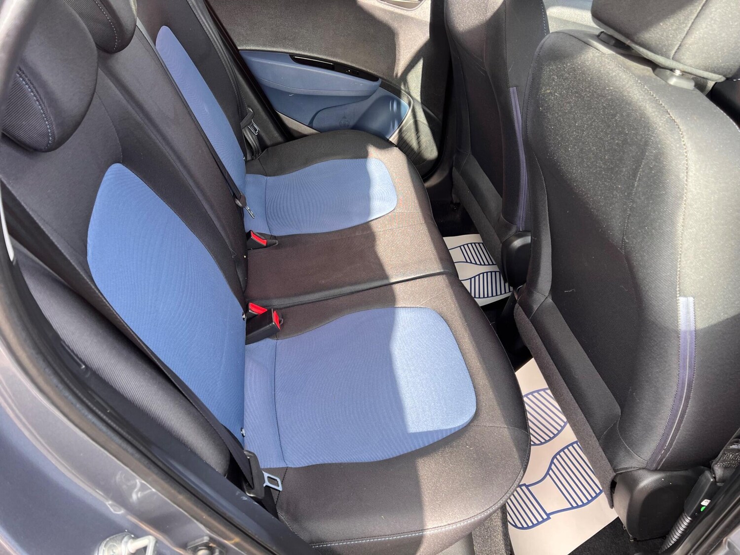 Used Hyundai i10 2015 for sale - 78072101: Photo 18