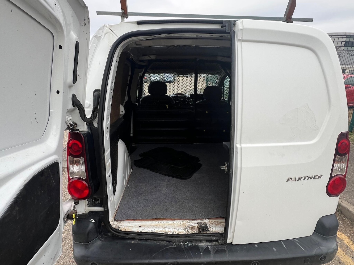 Used Peugeot Partner 2013 for sale - 76645947: Photo 10